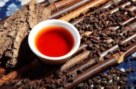 喝普洱茶出汗是怎么回事？