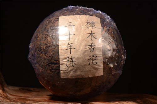 收藏普洱茶，應(yīng)選擇知名品牌還是小品牌？