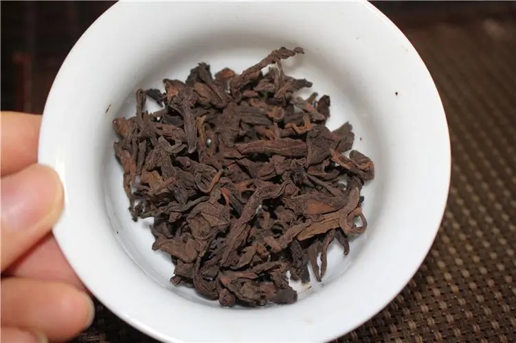 普洱茶的“樟香、棗香、糯香”等香味由什么決定？