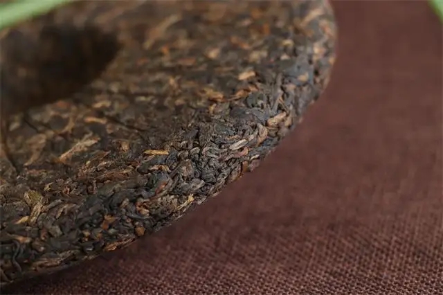 80元一餅的普洱茶和8000元一餅的普洱茶差別在哪里？