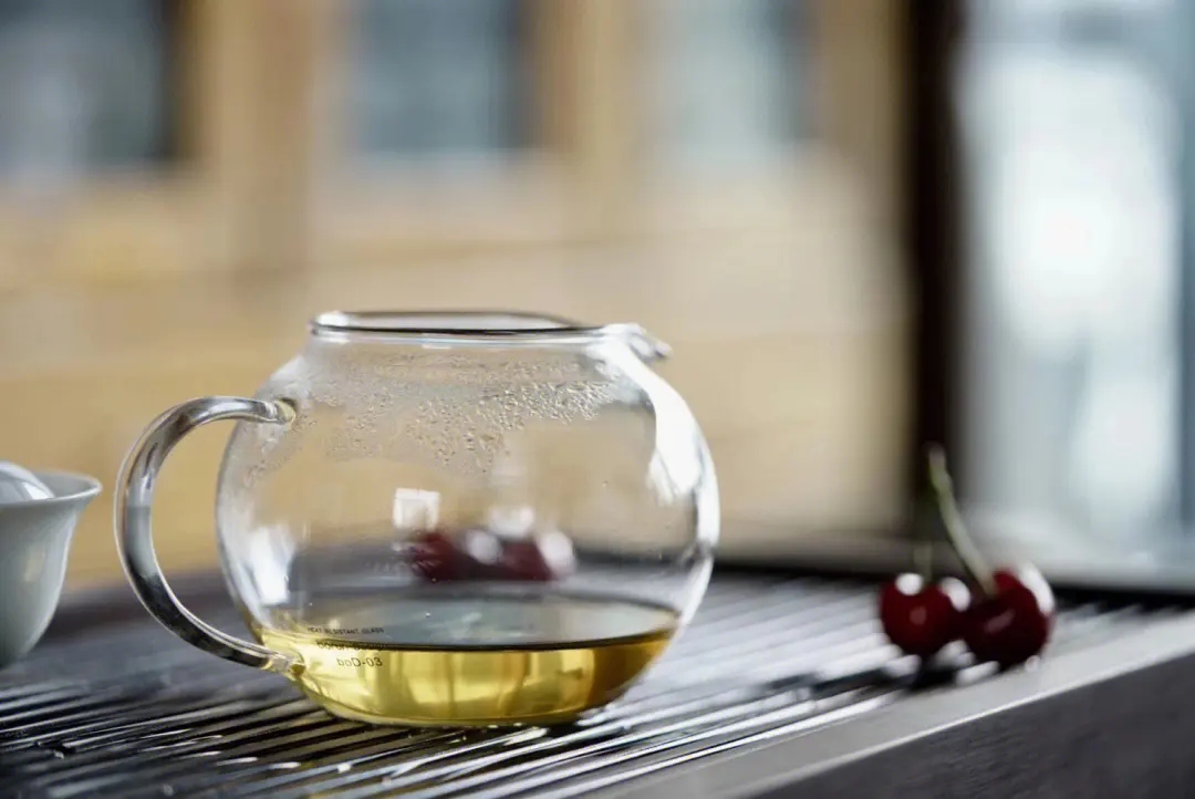 2023年老班章古樹春茶的沖泡！